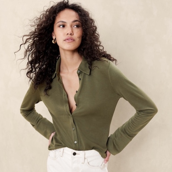 NWT Banana Republic Essential Black Long Sleeved Polo Size XS Petite. - Picture 2 of 8